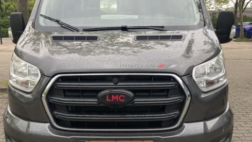 Nieuwe Camperbus Magnetic Grey – FORD LMC Innovan 590 camper van from 2024 Magnetic Gray