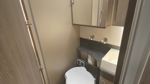 Titanium Luxury Auto – Lux Auto 4 Berth 