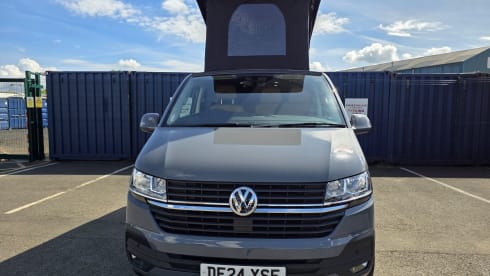 Volkswagen campervan met 4 slaapplaatsen vanaf 2024