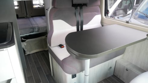 Rode rakker –  Rare & luxurious camper with 2 fixed beds for 4p (2020) 