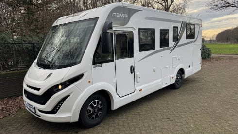 Luxury McLouis camper for 4 people 