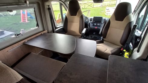 Vanny – Pössl Summit 640 2022