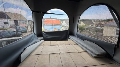 4-6 Volkswagen campervan from 2001