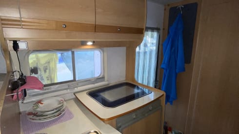 Patrizia – Fully equipped camper