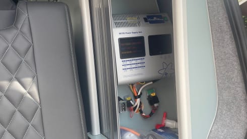 Dolly – 4 berth Volkswagen campervan from 2021