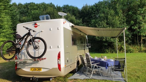 Bernie G – Luxurious and spacious high quality German built integrated motorhome
