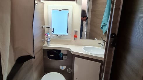 New Integral Camper / Automatic / 160 HP
