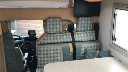 5-6 p cozy, compact family camper Fiat Alcove.