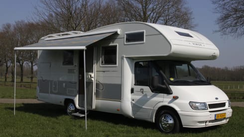 Spacious family camper Rimor NG8