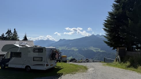 6p ruime gezinscamper met stapelbed off the grid