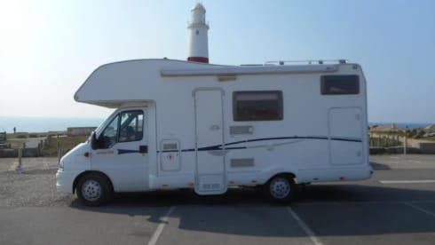 EASY 2 MOTORHOME HIRE JUST TURN UP AND GO