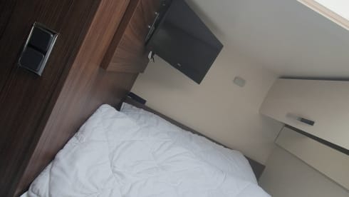 Mariette – Enjoy our luxury Benimar 442