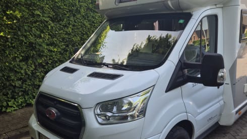 Bobby – 4p Challenger semi-integrated uit 2022
