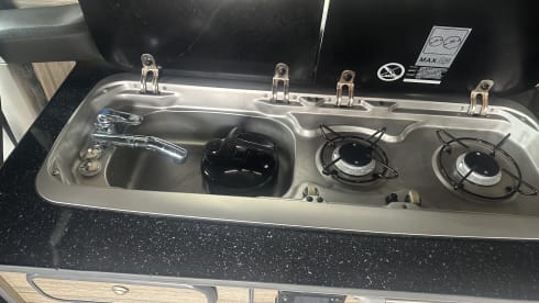 Maisie – Stylish 4berth, pet friendly, automatic VW campervan 