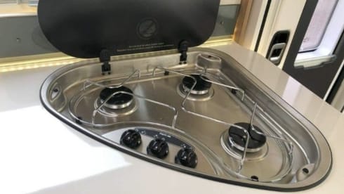 The Stag  – 6 berth Roller Team auto roller 746 