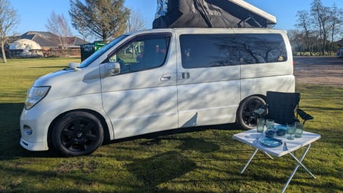 Jim – Nissan Elgrand Campervan