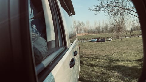 Margriet – 4p Volkswagen bus from 2022