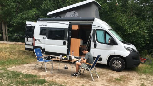 Pössl Bus Camper (2021) with lifting roof