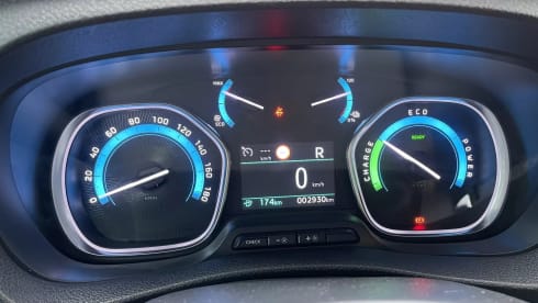 Wanderwatt #1 – 4p Elektrische Vivaro-E Buscamper uit 2022