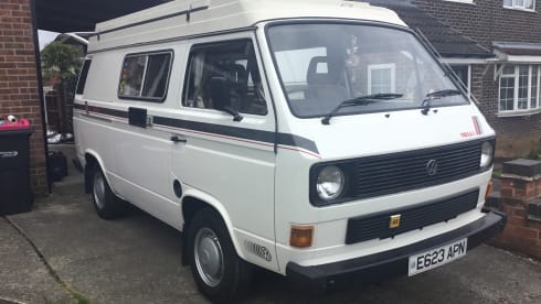 Gurty – VW T25 Holdworth conversion 