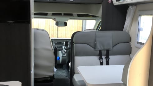 Roller Motorhome hire 675 – Rollerteam 675 adventure 6 sleeper/6 Belts