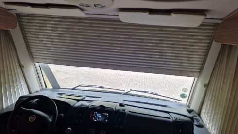 4-seater Knaus integrated from 2012