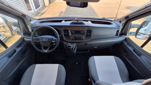 Spacious 4p camper RollerTeam Performance Plus 247 TL Ford