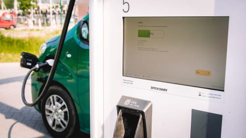 LEAVV  – Elektrische camperbus Limburg⚡️Ga jij ook duurzaam op reis? 🚌🌱 - Ell (1)