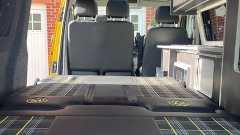 Bumble Bee – 4 berth Volkswagen campervan from 2017