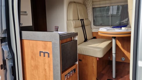 Luxury Malibu bus camper from 2022 for 2 pers