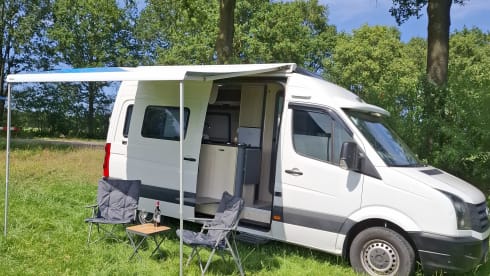 B.a.  – 2p VW Crafter bus uit 2014