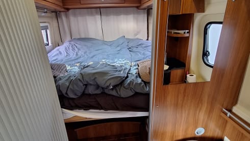 Compact and cozy 2-person Citroën Jumper Globecar bus from 2015