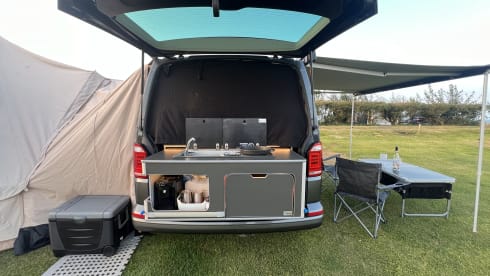 Carol – 2019 VW T6 Caravelle, 4 berth + a cosy bell tent & stove!