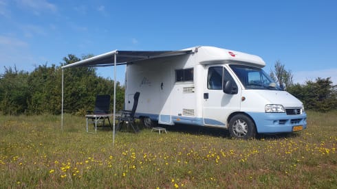 Compact Family Camper. Off grid. Optional baby bed and bicycle carrier.