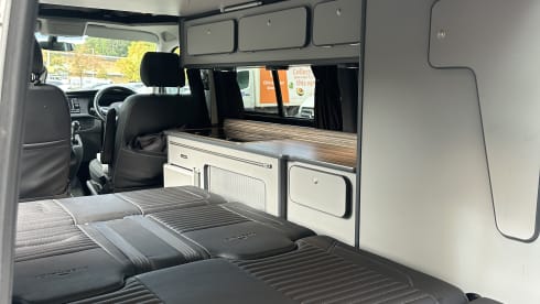 FIGURE 01 – 4 berth Volkswagen campervan from 2022