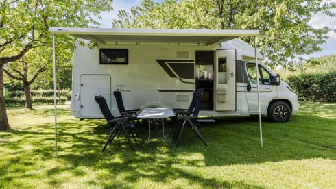 SL670 – 4p Adria Mobil semi-integrated uit 2024