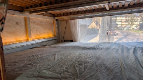 Grande camper autosufficiente e attraente per 4 persone 