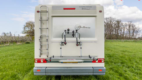 Mercedes Karmann Ontario - practical family camper