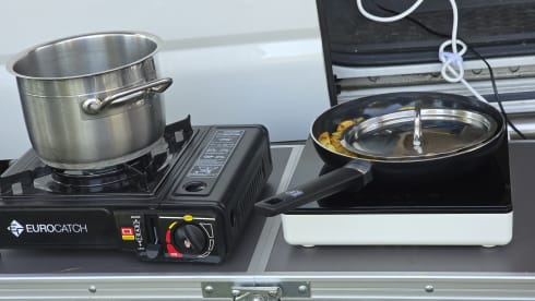 2p Volkswagen campervan uit 2013