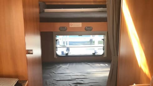 Beautiful, spacious camper with heating and air conditioning