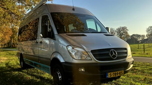 Bertus – Mercedes Sprinter 519CDI 3.0 V6 (191 hp) Automatic Bus Camper – B driving license –