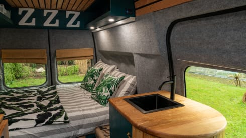 Sparrow's nest – All season Off grid campervan with full length double bed  *Pet friendly*