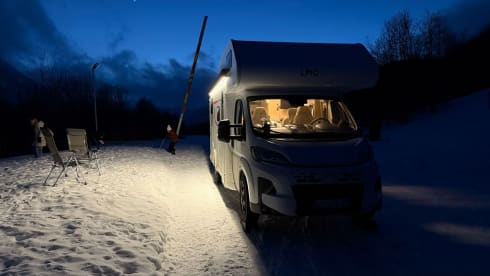 Camperrent 19 – 6p LMC alcove from 2025