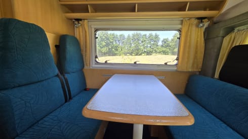 Fietje – Super leuke en nette Alkoof camper