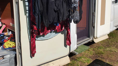 Vrijheid – 3p Knaus semi-integrated uit 2011