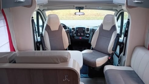C08 – 4p Challenger, halbintegriert ab 2015