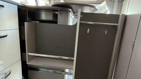 4. LeySi – Luxury mobile home Bürstner Lyseo TD744 Harmony