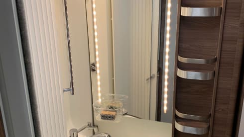 Top Camper met top aanbieding tot 40% korting. – 2of4 pers. Fiat Alcove from 2020 Automatic  