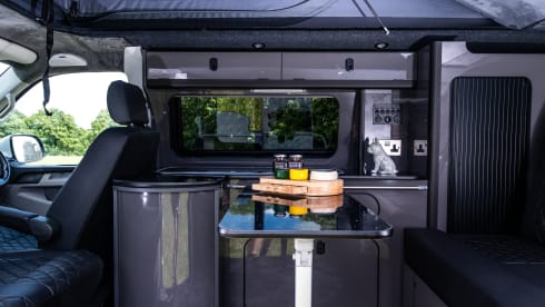 Floki – Luxury 4 berth Volkswagen campervan 2017