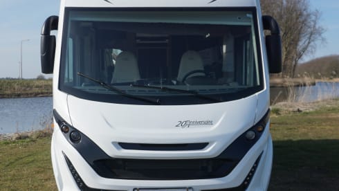4p McLouis Yearling integrated uit 2021